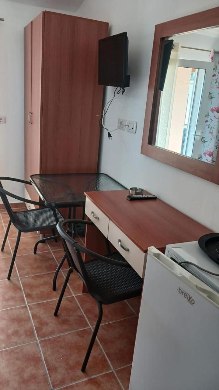 Guesthouse Mateo ديرمي الغرفة الصورة