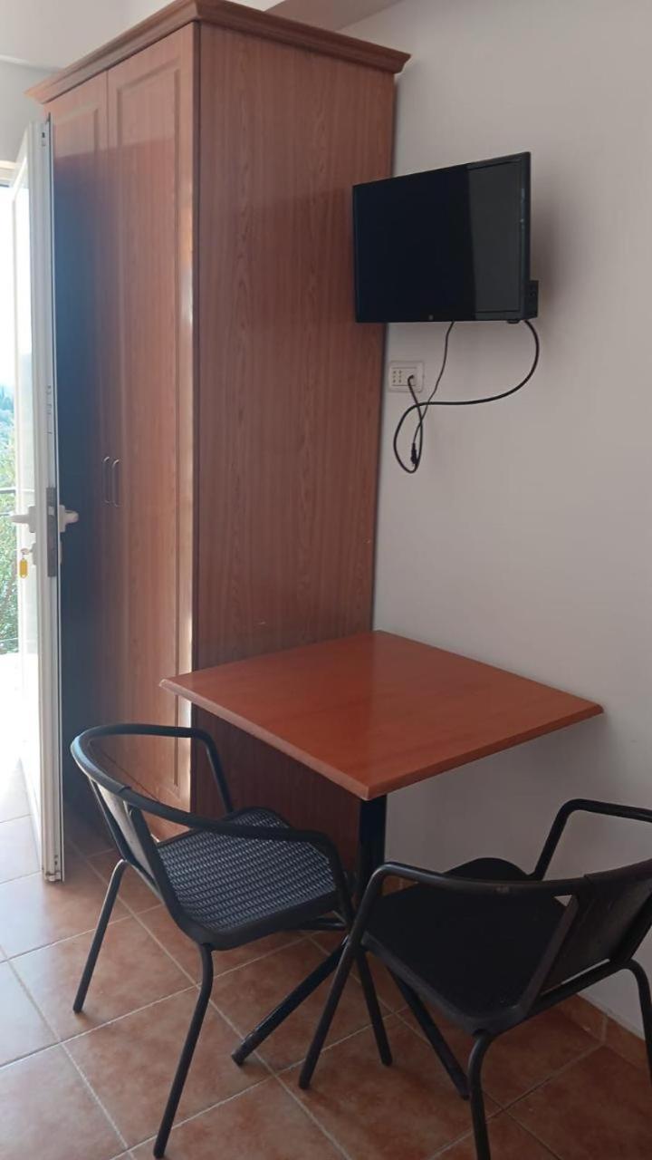 Guesthouse Mateo ديرمي الغرفة الصورة